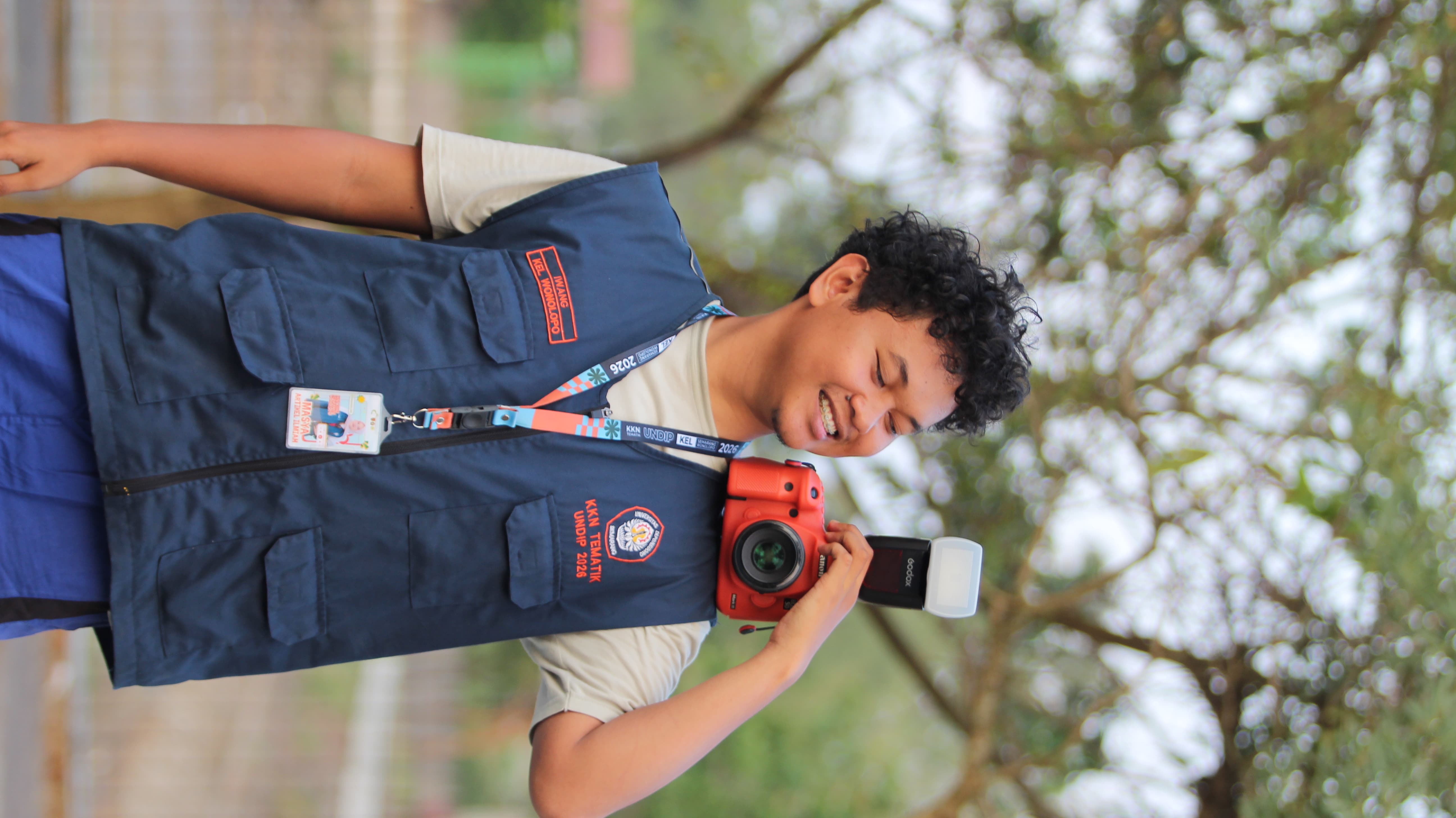 Iwang Purjianto Pose 2