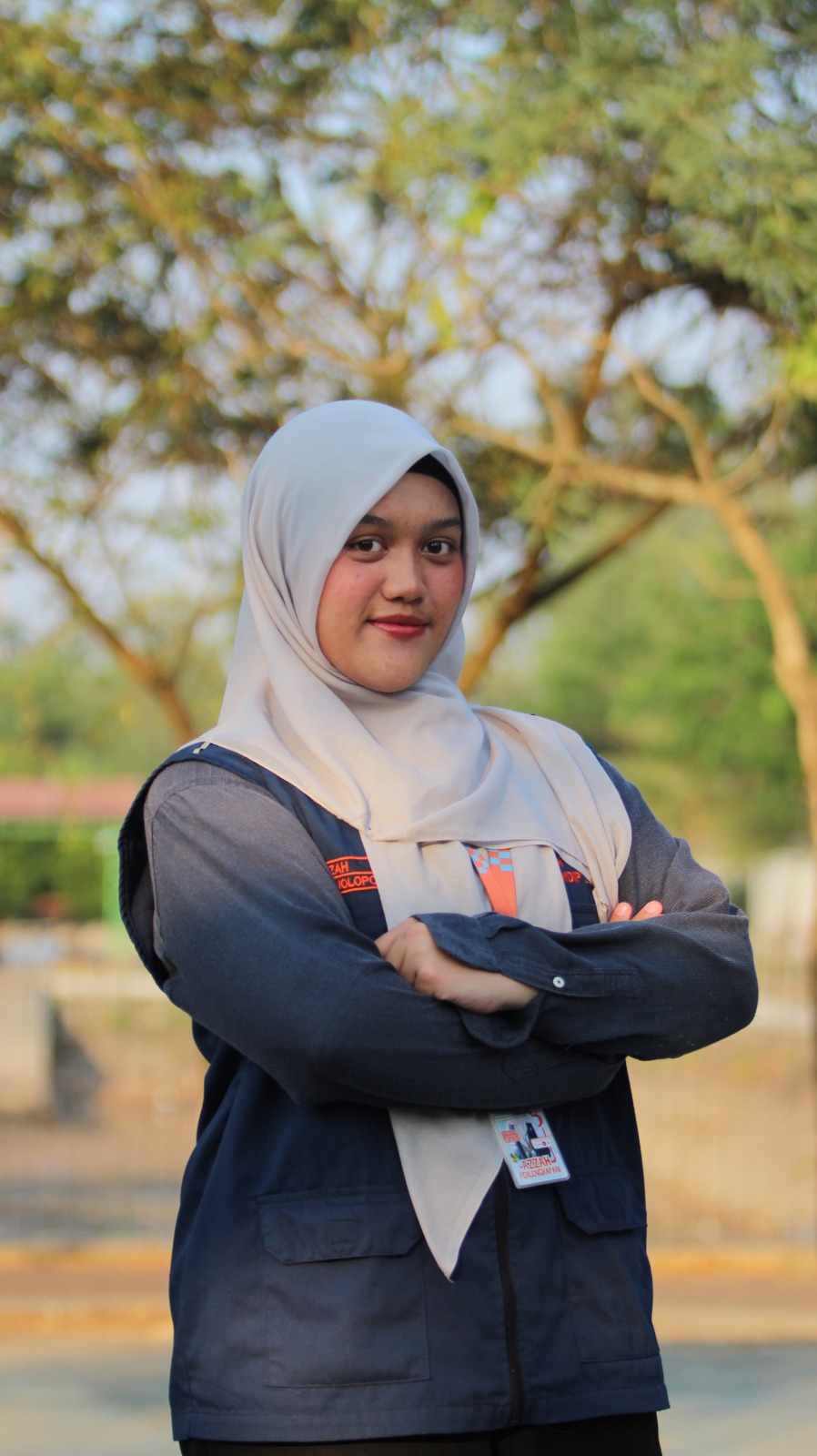 Azzah Latifah Ardiwinata Pose 2