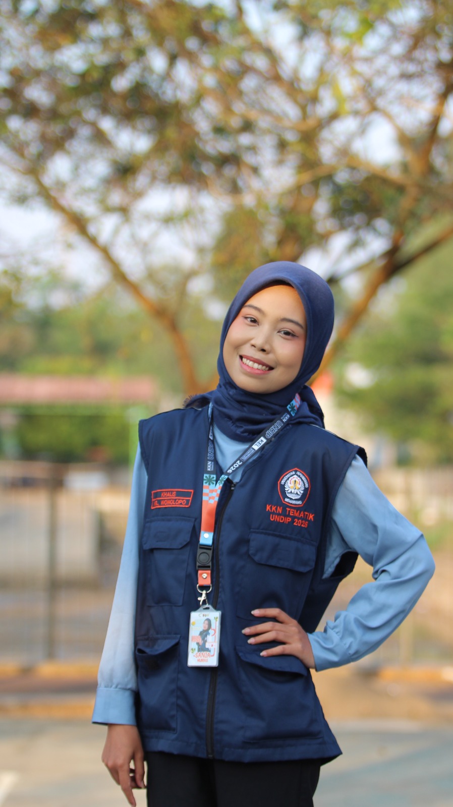 Insania Cahyawati Dewi Pose 2