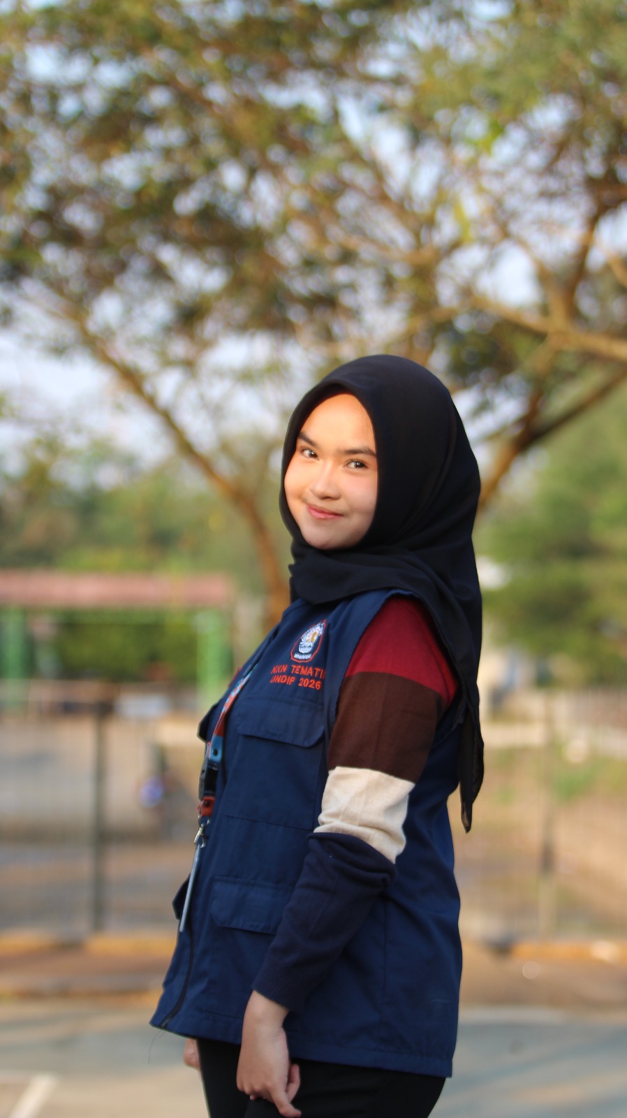 Nailatuzzafira Ainun Adzra Pose 2